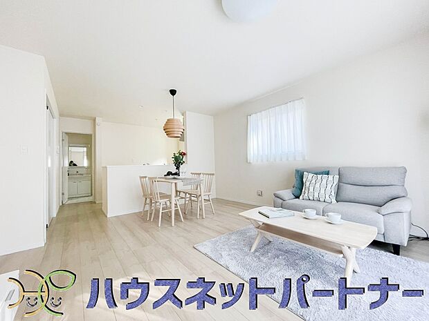 家族の温かさと陽光の暖かさ、楽しい毎日と明るい未来を予感させる「空間が織り成すひとつ先の住み心地」を演出します。