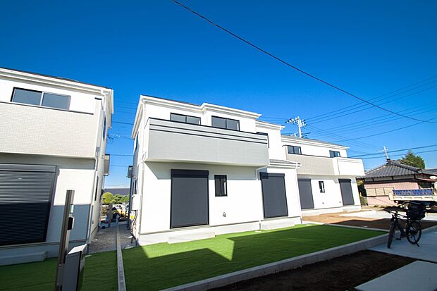 太陽に愛された邸は、陽当り・通風に優れた魅力的で快適さを追求した新築戸建でした。ここに住むからこそ意味がある。そんな特別感に浸りながら、毎日をお過ごしして欲しいです。