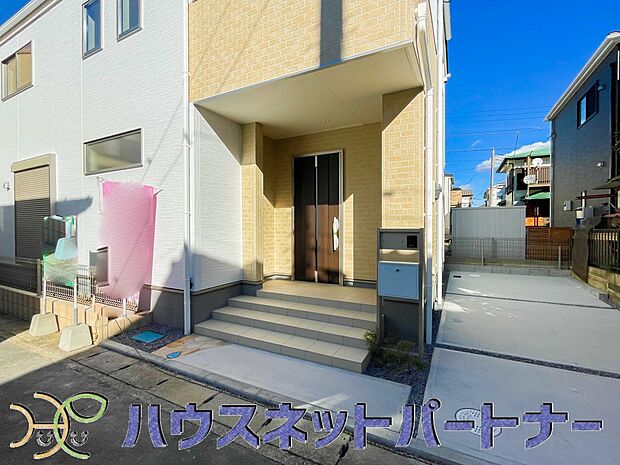 玄関はおうちの顔と言われます。玄関アプローチは、外観デザインの印象を左右します。ご家族の個性を出しながら、素敵な玄関でお客様をお迎えしてください。