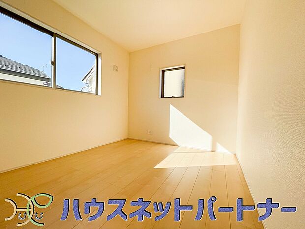 どのお部屋も明るい光が差し込みます。自分だけのお部屋作りを考えただけでワクワク。