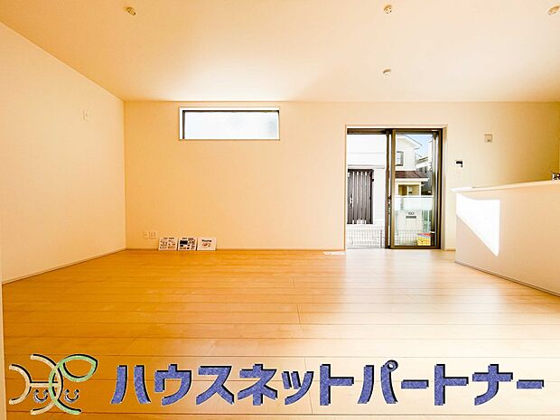 明るく開放的なダイニング。家族とのコミュニケーションが取りやすく、みんなの笑顔が溢れます。