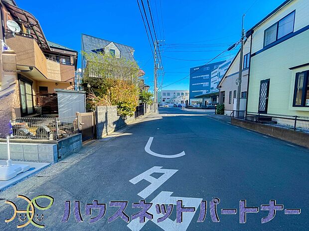 南7m道路で交通量はほとんどなく車庫入れは楽楽です。