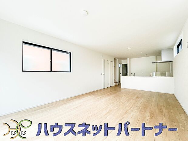 LDKは18.7帖と広々大広間。パーティーもできちゃう広さが嬉しいですね。