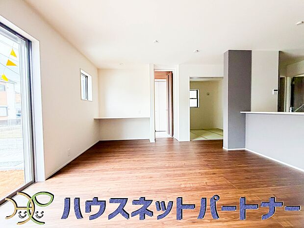 通風・採光に優れ、心地よい光と風が溢れています。 贅沢で豊かな居住性と、プライドを満たすクオリティが見事に調和した住空間。新築ならではの快適なひとときをご体感頂ける筈です。