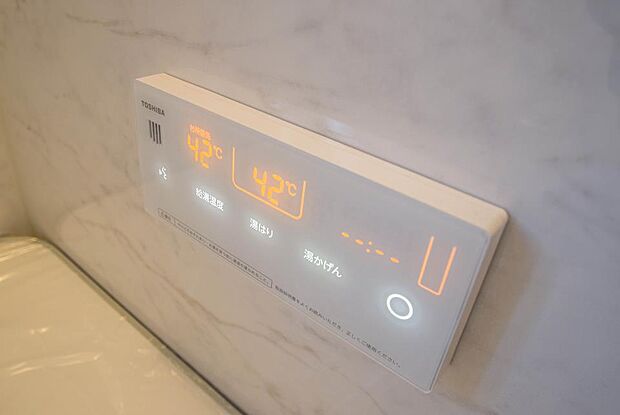 【追い焚き機能付スイッチ】 追い焚きで消費されるガス代（もしくは電気代）と、お湯張りの費用を比較したところ、追い焚きがほぼ半額の値に。家計に優しい機能であることがわかります。