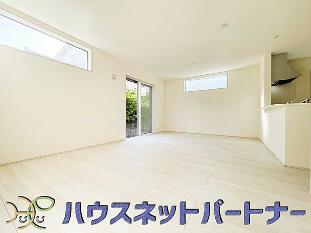 インテリアショップで見掛けた「あの家具」も置ける、ゆったりとした空間。時に広さが上質な寛ぎの時間になる事も。