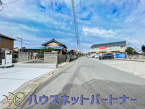 居住者の帰り、訪れる方を優しく迎える・安らぎに満ちた生活空間を予感させる。健やかな暮らしを楽しめそう。