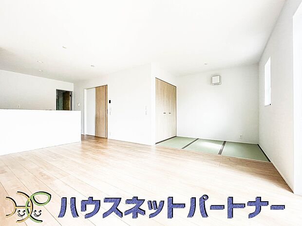 陽だまりのある光彩豊かなリビングは、何よりも快適で心休まる時間を過ごせます。