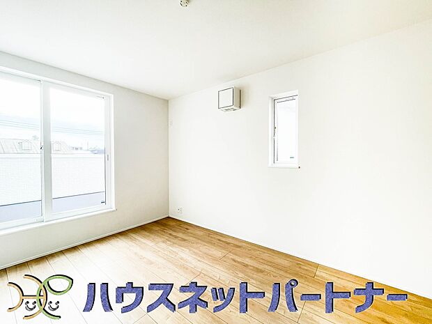 陽射しがぽかぽかと差し込むお部屋は湿気やカビの心配も減るので快適に過ごせます。