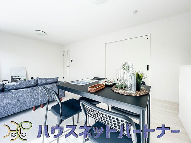 陽だまりのある光彩豊かなリビングは、何よりも快適で心休まる時間を過ごせます。