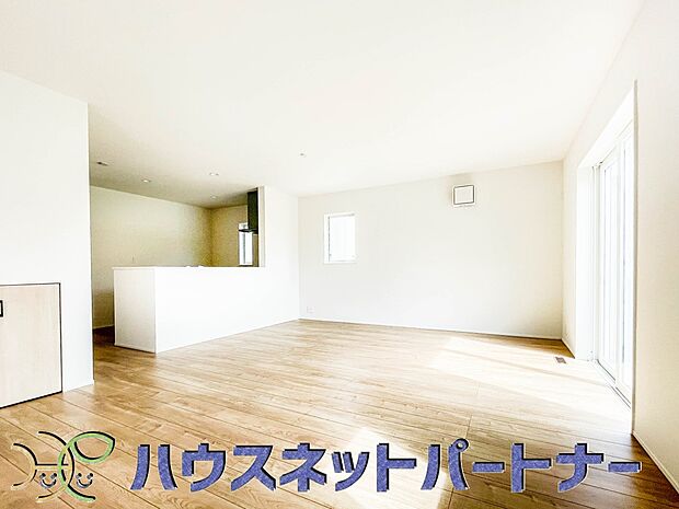 陽だまりのある光彩豊かなリビングは、何よりも快適で心休まる時間を過ごせます。