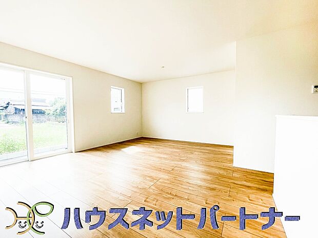 インテリアショップで見掛けた「あの家具」も置ける、ゆったりとした空間。時に広さが上質な寛ぎの時間になる事も。