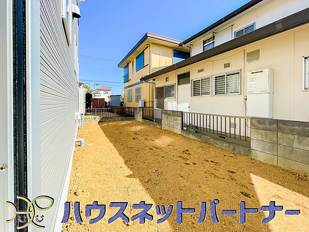 一戸建ての醍醐味は、何といっても庭があること。花や野菜を育てたり、子供と遊んだり、お客様を迎えたり…。大切なペットと過ごす心地良いスペースにもなりますね。