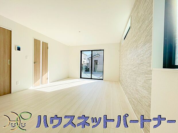 インテリアショップで見掛けた「あの家具」も置ける、ゆったりとした空間。時に広さが上質な寛ぎの時間になる事も。