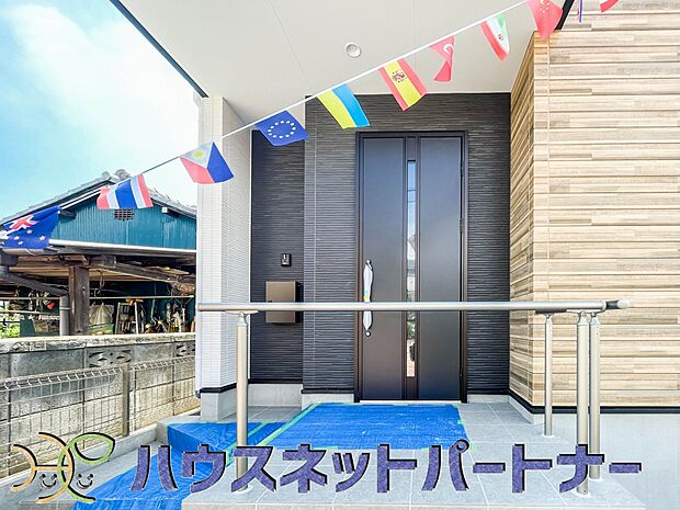 お客様も迎える玄関は高級感のある造りです。