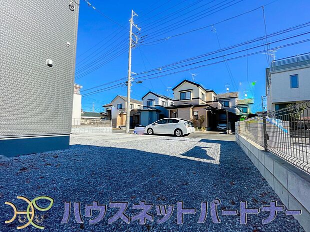 庭スペース。一戸建ての醍醐味は、何といっても庭があること。花や野菜を育てたり、子供と遊んだり、お客様を迎えたり…。大切なペットと過ごす心地良いスペースにもなりますね。