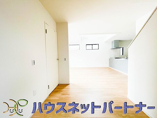 家族の温かさと陽光の暖かさ、楽しい毎日と明るい未来を予感させる「空間が織り成すひとつ先の住み心地」を演出します。