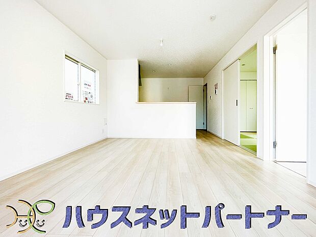 インテリアショップで見掛けた「あの家具」も置ける、ゆったりとした空間。時に広さが上質な寛ぎの時間になる事も。