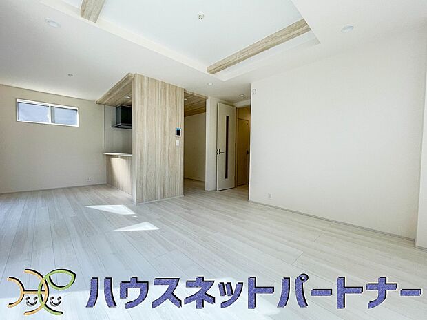 うららかな陽射しがどのお部屋にも降り注ぎますように、快適さを追求した間取設計。得難い立地環境での生活を恵みの豊かな永住の地へと変えてくれます。