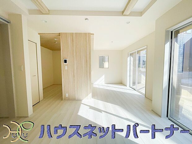 陽だまりのある光彩豊かなリビングは、何よりも快適で心休まる時間を過ごせます。