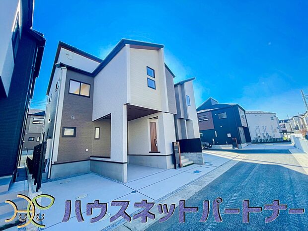 太陽に愛された邸は、陽当り・通風に優れた魅力的で快適さを追求した新築戸建でした。ここに住むからこそ意味がある。そんな特別感に浸りながら、毎日をお過ごしして欲しいです。