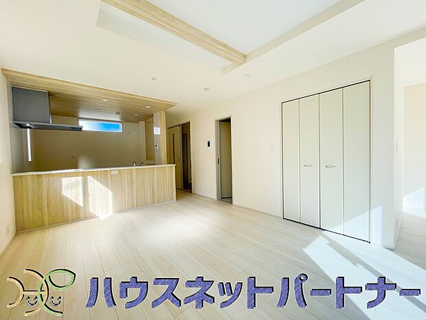 陽だまりのある光彩豊かなリビングは、何よりも快適で心休まる時間を過ごせます。