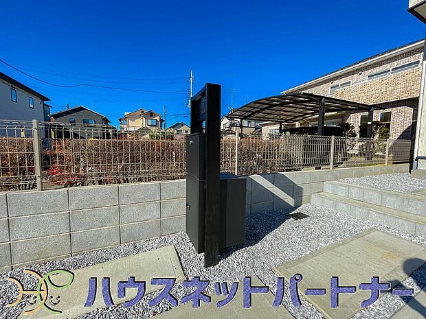 宅配ボックス付きなので、忙しい奥様も安心。