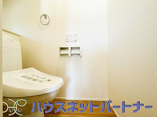 冷たい便座に座ったときの「ヒヤッ」は苦痛なだけでなく、心機能に負担がかかります。便座の暖房機能は、その冷感ショックを軽減することにとても有効な機能なのです。