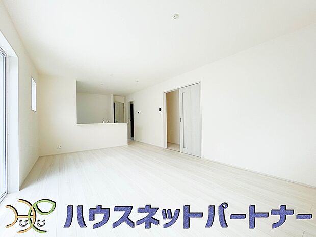 LDKは18帖と広々大広間。お友達をよんでパーティーもできちゃう広さが嬉しいですね。