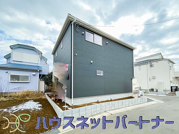 豊かで快適な暮らしを。ここから始まる「日常」はご家族にとってかけがえのない時間となります。少しでも豊かに、快適に。そんな想いから本邸宅は生まれました。