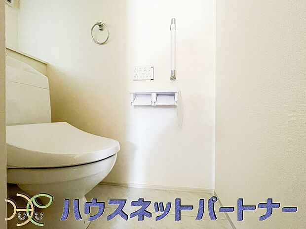 冷たい便座に座ったときの「ヒヤッ」は苦痛なだけでなく、心機能に負担がかかります。便座の暖房機能は、その冷感ショックを軽減することにとても有効な機能なのです。