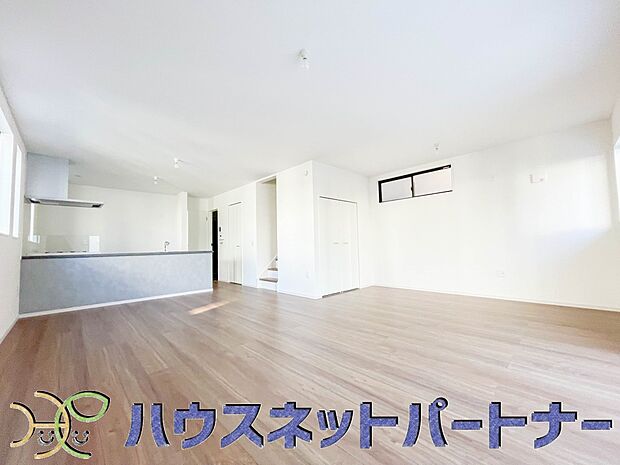 リビング広々22帖。他では味わえない素敵な空間となっています。