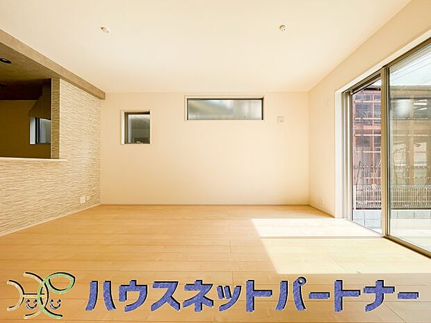 明るく開放的なダイニング。家族とのコミュニケーションが取りやすく、みんなの笑顔が溢れます。