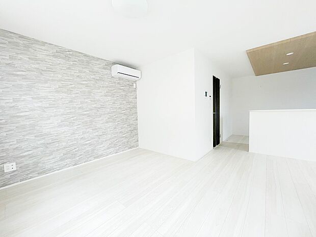 陽だまりのある光彩豊かなリビングは、何よりも快適で心休まる時間を過ごせます。