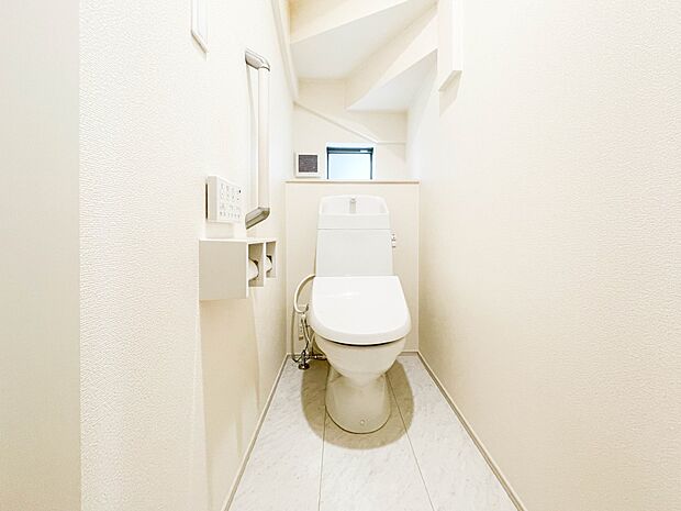 冷たい便座に座ったときの「ヒヤッ」は苦痛なだけでなく、心機能に負担がかかります。便座の暖房機能は、その冷感ショックを軽減することにとても有効な機能なのです。