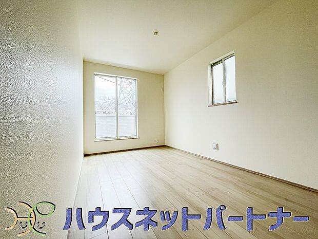 陽射しがぽかぽかと差し込むお部屋は湿気やカビの心配も減るので快適に過ごせます。