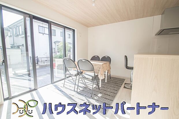 インテリアショップで見掛けた「あの家具」も置ける、ゆったりとした空間。時に広さが上質な寛ぎの時間になる事も。