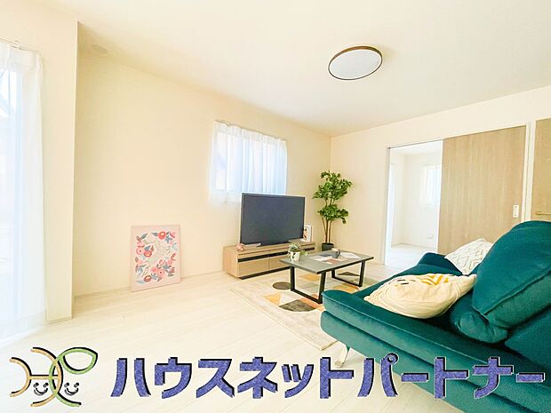 うららかな陽射しがどのお部屋にも降り注ぎますように、快適さを追求した間取設計。得難い立地環境での生活を恵みの豊かな永住の地へと変えてくれます。