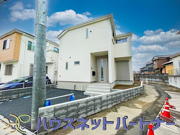 太陽に愛された邸は、陽当り・通風に優れた魅力的で快適さを追求した新築戸建でした。ここに住むからこそ意味がある。そんな特別感に浸りながら、毎日をお過ごしして欲しいです。