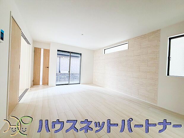 陽だまりのある光彩豊かなリビングは、何よりも快適で心休まる時間を過ごせます。