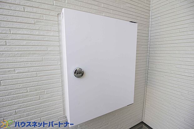 好きな時間にいつでも荷物を受取れるため、到着時間を気にして自宅で待機したり、再配達の連絡をする手間がかかりません。共働きなど不在が多い方、ネット通販の利用が多い方に大変便利。