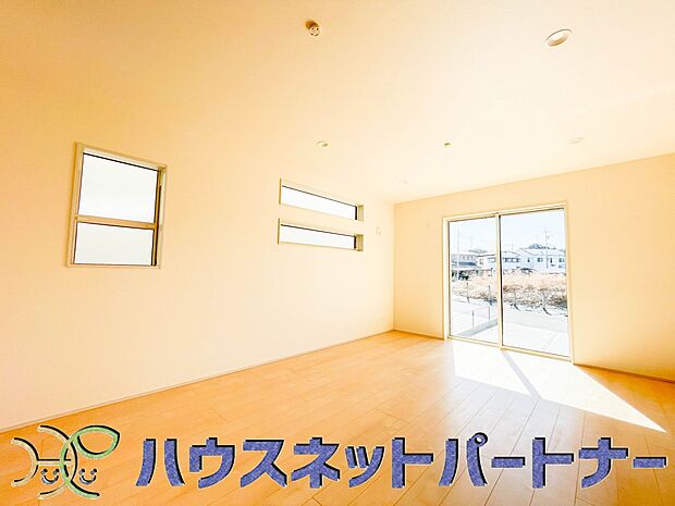 家族の温かさと陽光の暖かさ、楽しい毎日と明るい未来を予感させる「空間が織り成すひとつ先の住み心地」を演出します。