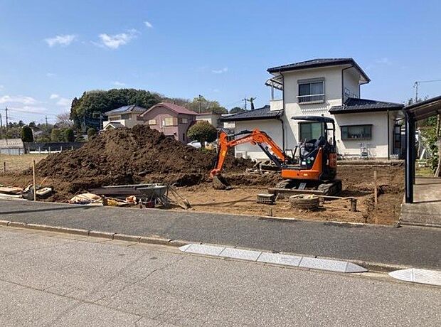 緑豊かな環境でライフワークが楽しみ。ご家族の安らぎをコンセプトに設計された住まいが誕生。