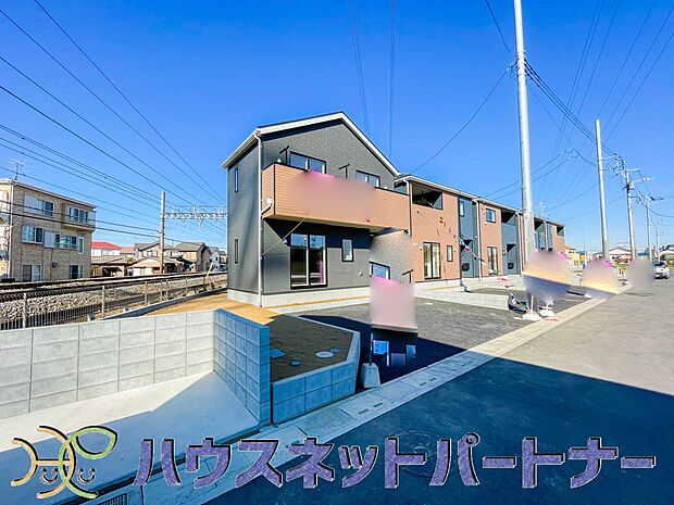 前面道路でお車を駐車するのも楽々。