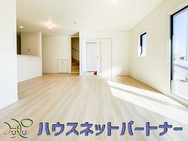 カウンターがあると配膳が楽なことがメリットの一つ。後片付けをするときも、ダイニングテーブルからあまり動かずに流し台へ運ぶことができるので便利です♪