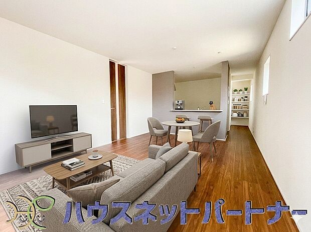 LDKは18帖と広々大広間。お友達をよんでパーティーもできちゃう広さが嬉しいですね。