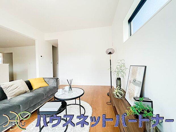 インテリアショップで見掛けた「あの家具」も置ける、ゆったりとした空間。時に広さが上質な寛ぎの時間になる事も。