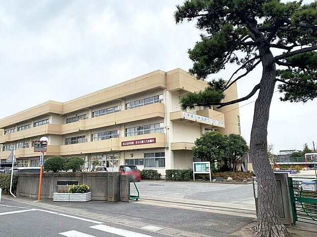 周辺環境-小学校(582m)三郷市立八木郷小学校