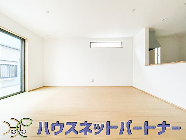 うららかな陽射しがどのお部屋にも降り注ぎますように、快適さを追求した間取設計。得難い立地環境での生活を恵みの豊かな永住の地へと変えてくれます。