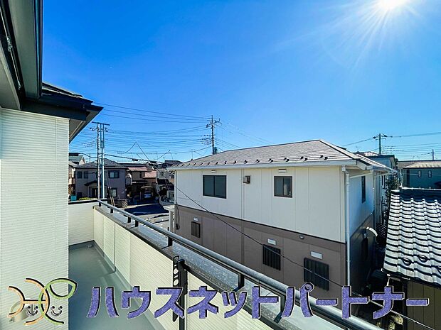 洗濯物を干したり、布団を干したり、ゴミを一時保管したり…